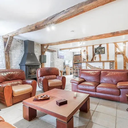 6 Bedroom Cozy In *