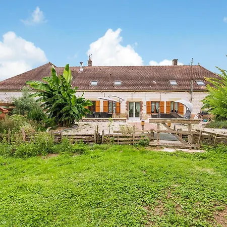 6 Bedroom Cozy In